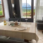 Alpenjuwel شقة *